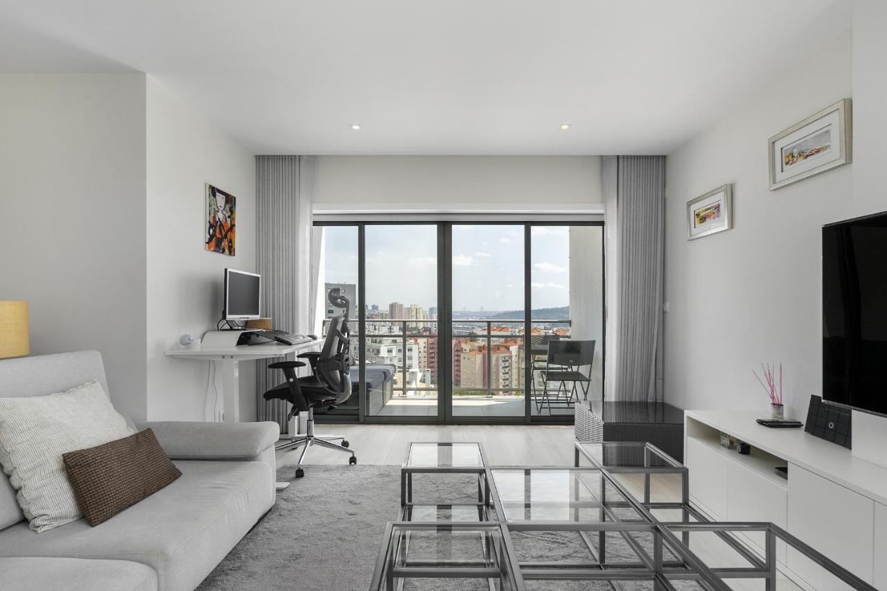Whome Family Condo - Urban Retreat With Parking, Ac, Elevator In Great Location Lisboa Екстериор снимка