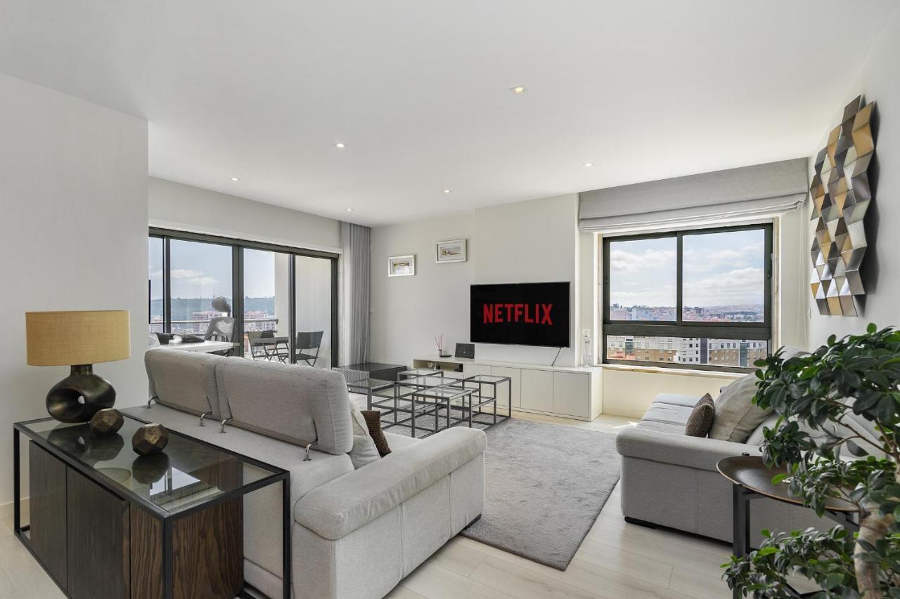 Whome Family Condo - Urban Retreat With Parking, Ac, Elevator In Great Location Lisboa Екстериор снимка