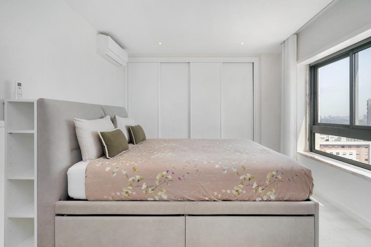 Whome Family Condo - Urban Retreat With Parking, Ac, Elevator In Great Location Lisboa Екстериор снимка