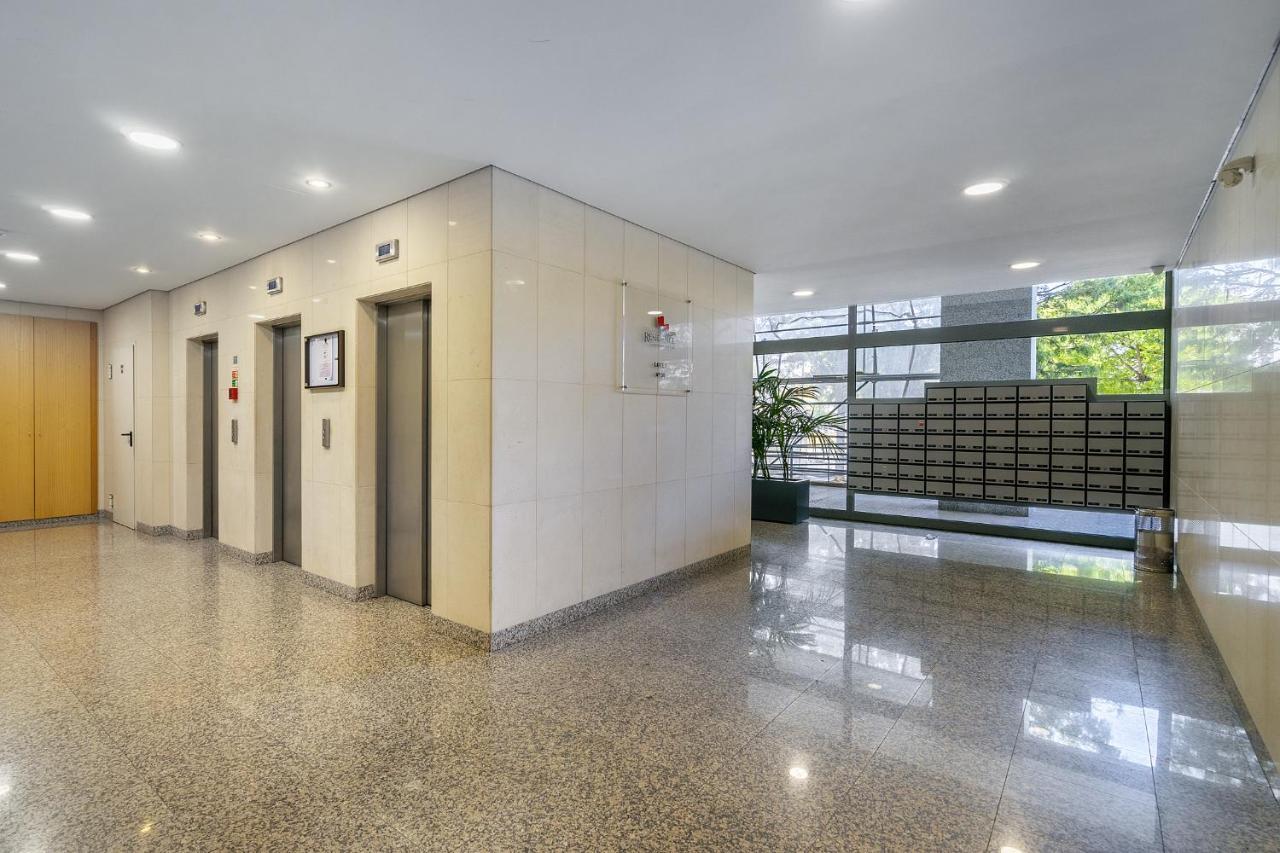Whome Family Condo - Urban Retreat With Parking, Ac, Elevator In Great Location Lisboa Екстериор снимка