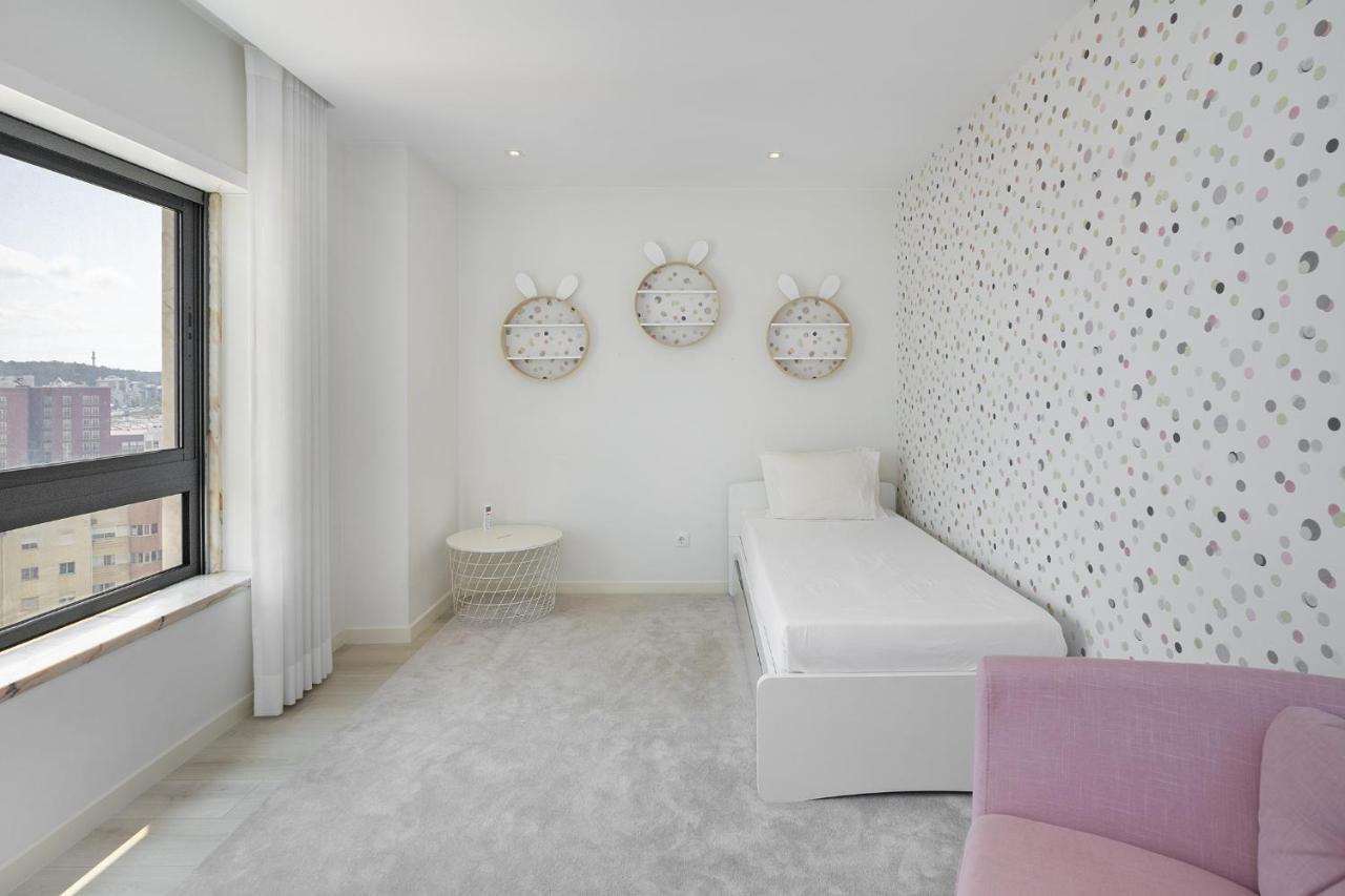 Whome Family Condo - Urban Retreat With Parking, Ac, Elevator In Great Location Lisboa Екстериор снимка