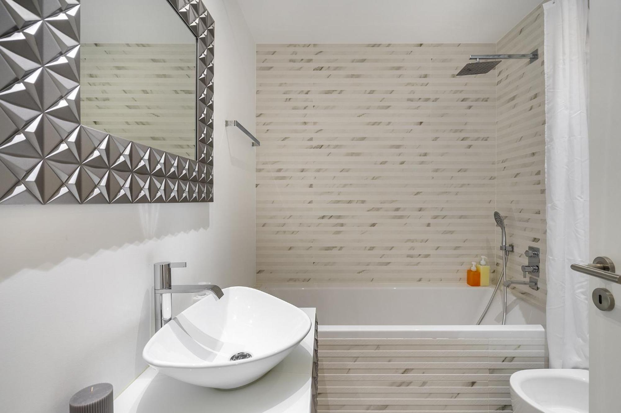 Whome Family Condo - Urban Retreat With Parking, Ac, Elevator In Great Location Lisboa Екстериор снимка