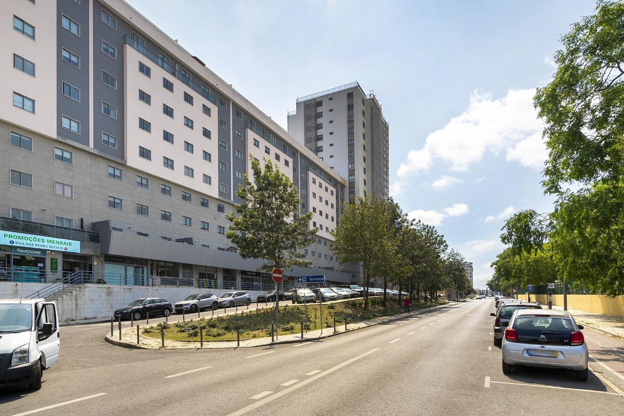 Whome Family Condo - Urban Retreat With Parking, Ac, Elevator In Great Location Lisboa Екстериор снимка
