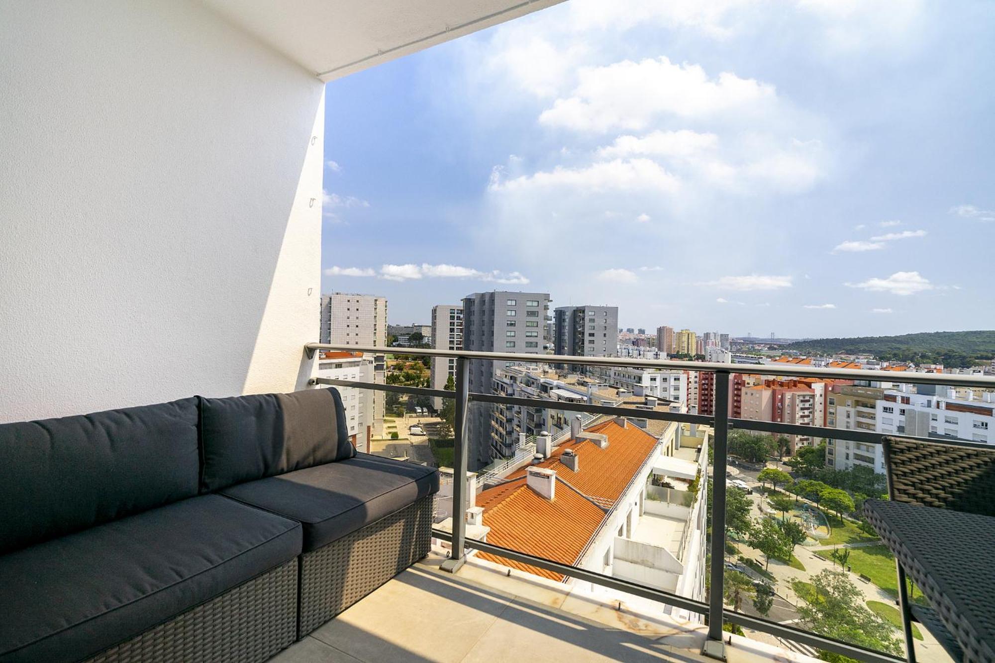 Whome Family Condo - Urban Retreat With Parking, Ac, Elevator In Great Location Lisboa Екстериор снимка